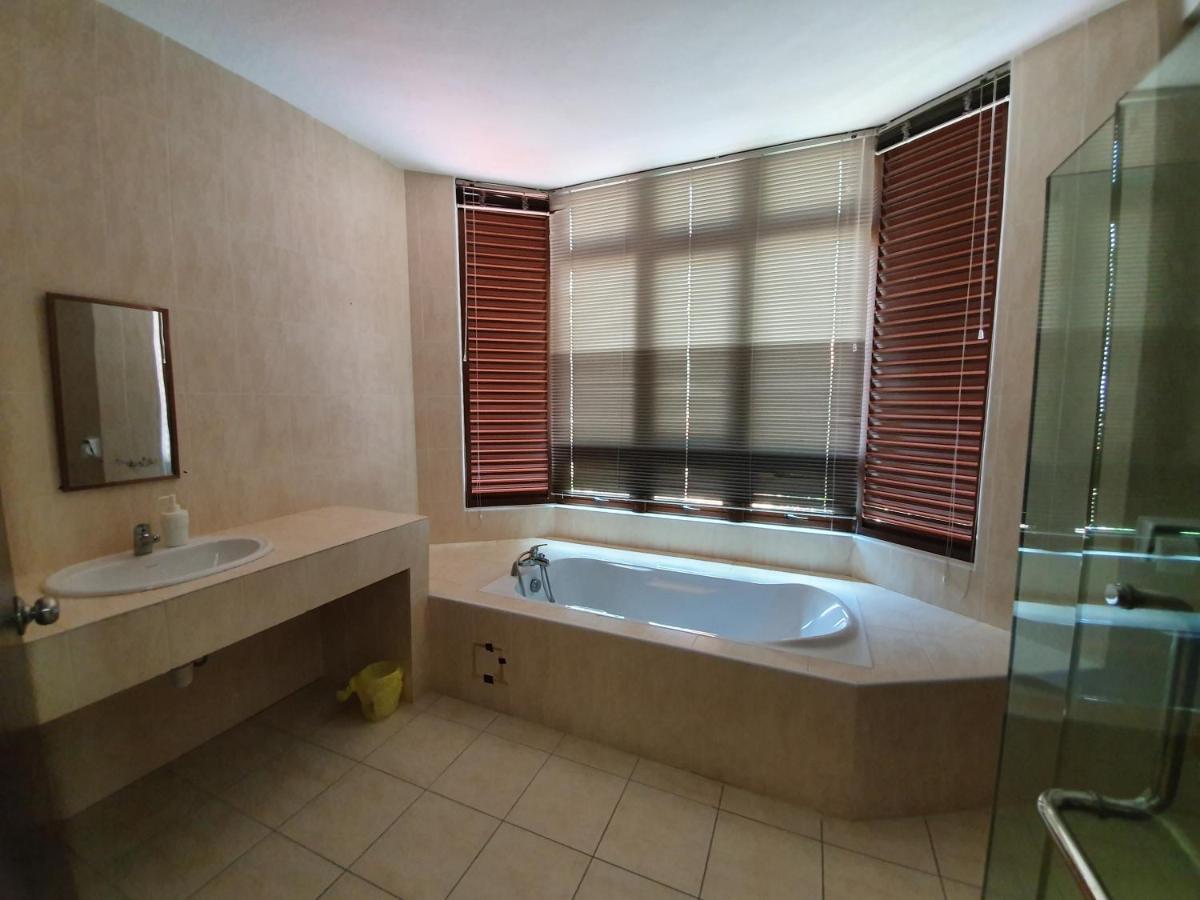 Ferienwohnung Eden Cosy Living Batu Feringgi Exterior foto