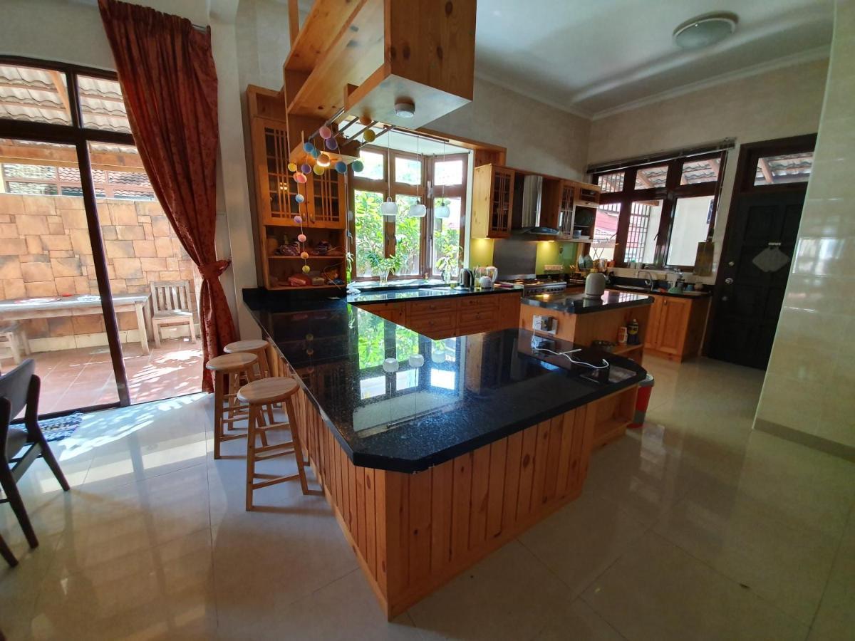 Ferienwohnung Eden Cosy Living Batu Feringgi Exterior foto